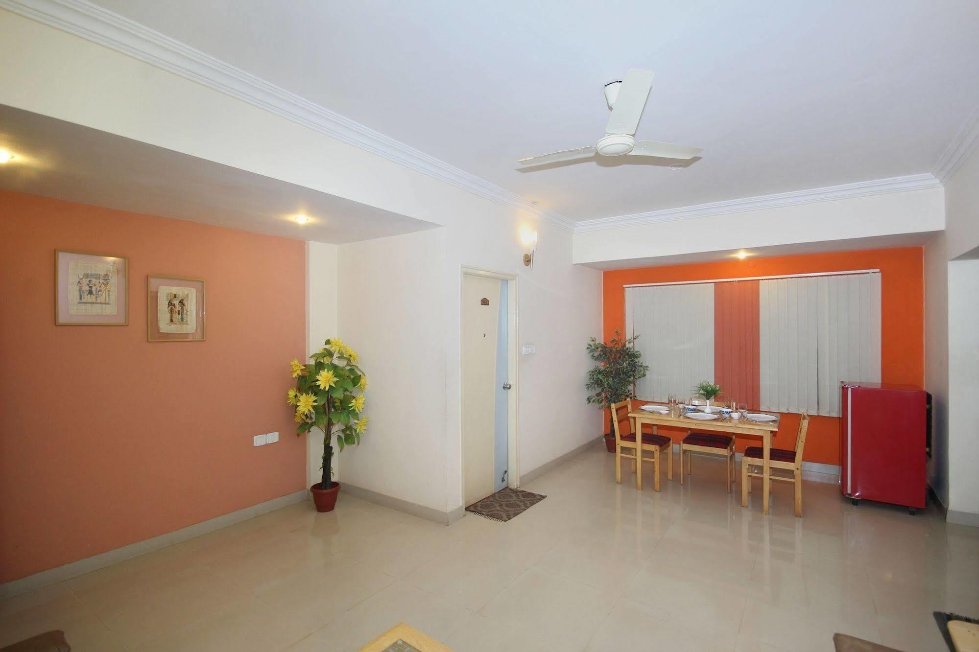 Oyo 5934 Lokaz Hotel Bengaluru Kültér fotó
