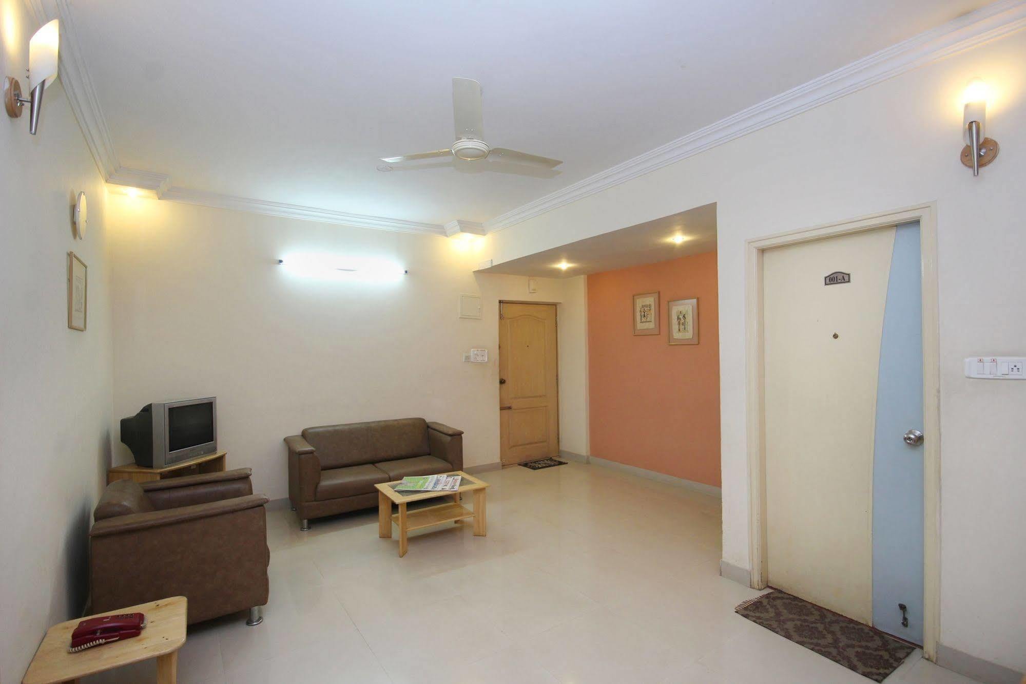 Oyo 5934 Lokaz Hotel Bengaluru Kültér fotó
