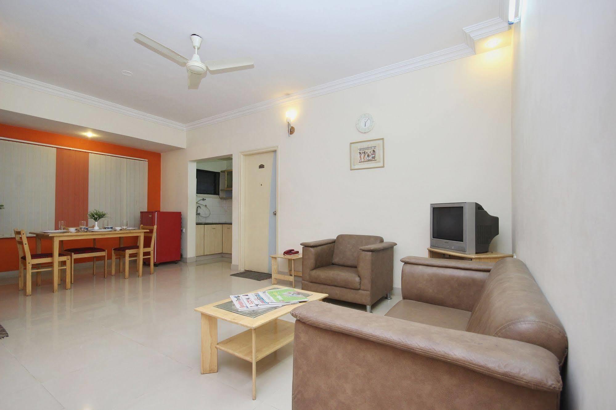 Oyo 5934 Lokaz Hotel Bengaluru Kültér fotó