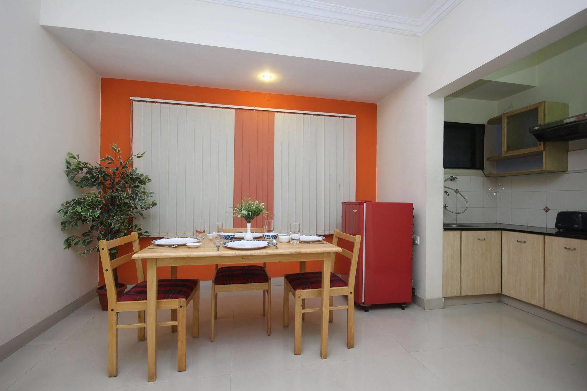Oyo 5934 Lokaz Hotel Bengaluru Kültér fotó