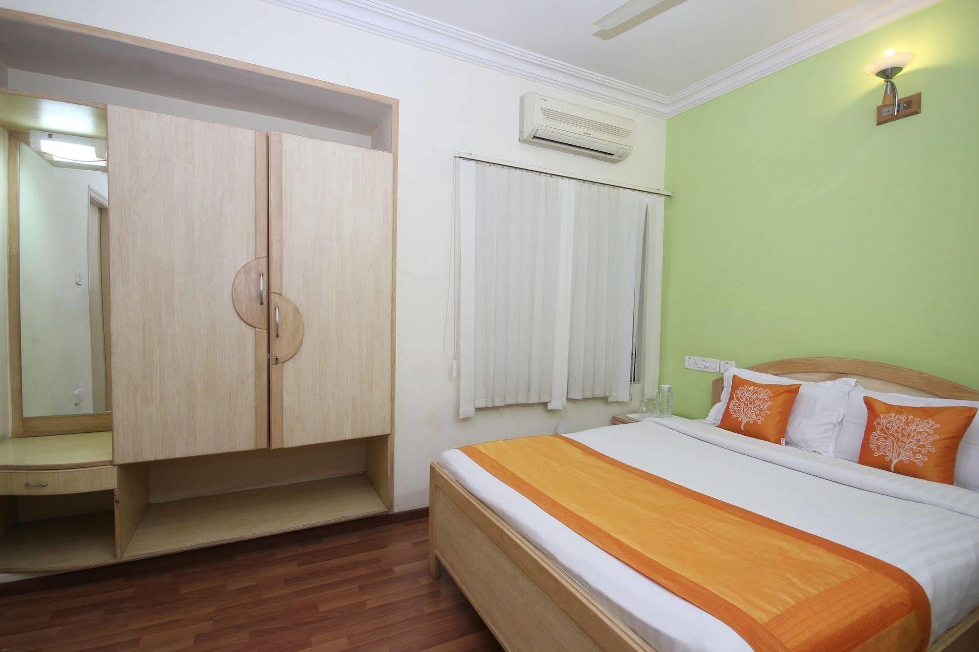 Oyo 5934 Lokaz Hotel Bengaluru Kültér fotó