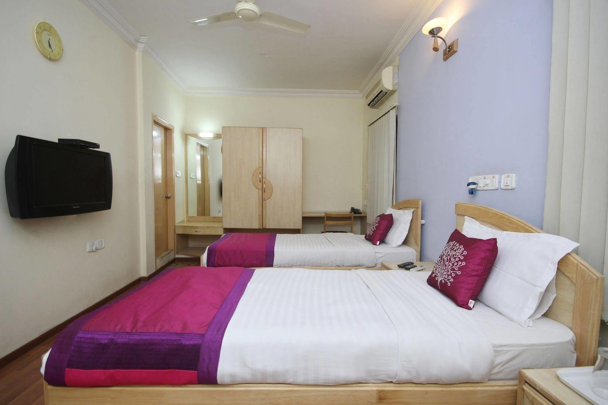 Oyo 5934 Lokaz Hotel Bengaluru Kültér fotó
