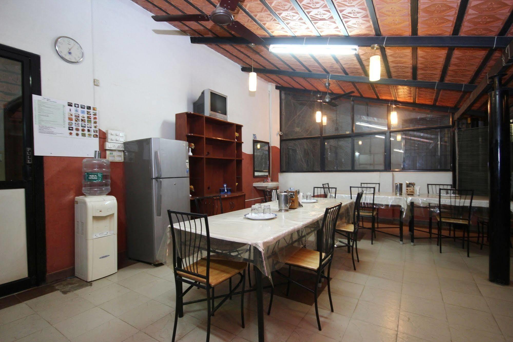 Oyo 5934 Lokaz Hotel Bengaluru Kültér fotó